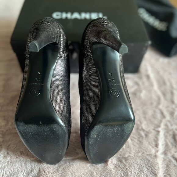Metallic Ankle Boot by Chanel with Interlocking CC Logo EU38.5 (US 7.5) - Picture 3 of 6